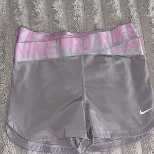 Nike Pro Women's  Shorts Size M 🩷🩶